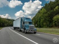 Settling vs. Going to Court in Semi-Truck Accident Cases: What’s Right for You?